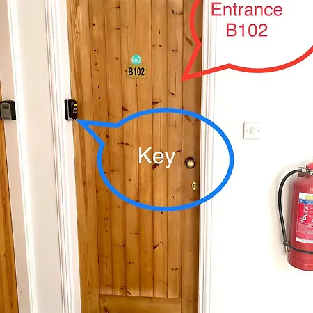 Ev Zin:cozy, Newly Rennovated, Studio, Swimming Pool B102 *