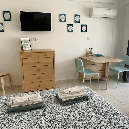 Ev Zin:cozy, Newly Rennovated, Studio, Swimming Pool B102 * Paphos