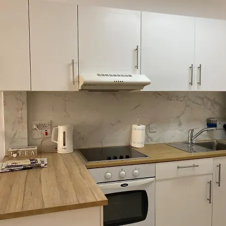 Apartman Ev Zin:cozy, Newly Rennovated, Studio, Swimming Pool B102 Paphos