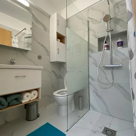 Ev Zin:cozy, Newly Rennovated, Studio, Swimming Pool B102 Пафос